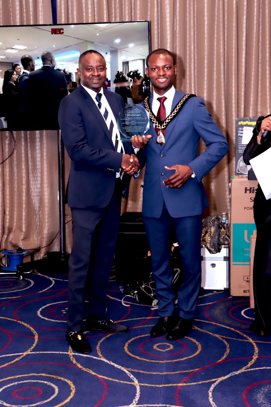 Presented by The Mayor of Southwark, Cllr Michael Sittu, Martins Sadoh receives the AFROEUROPA 2023 Award for Governance, Environmental & Social Excellence on behalf of Hon. Minister Prince Clem Agba (CON)